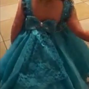 Formal/pageant dress. Size 4/6. EUC